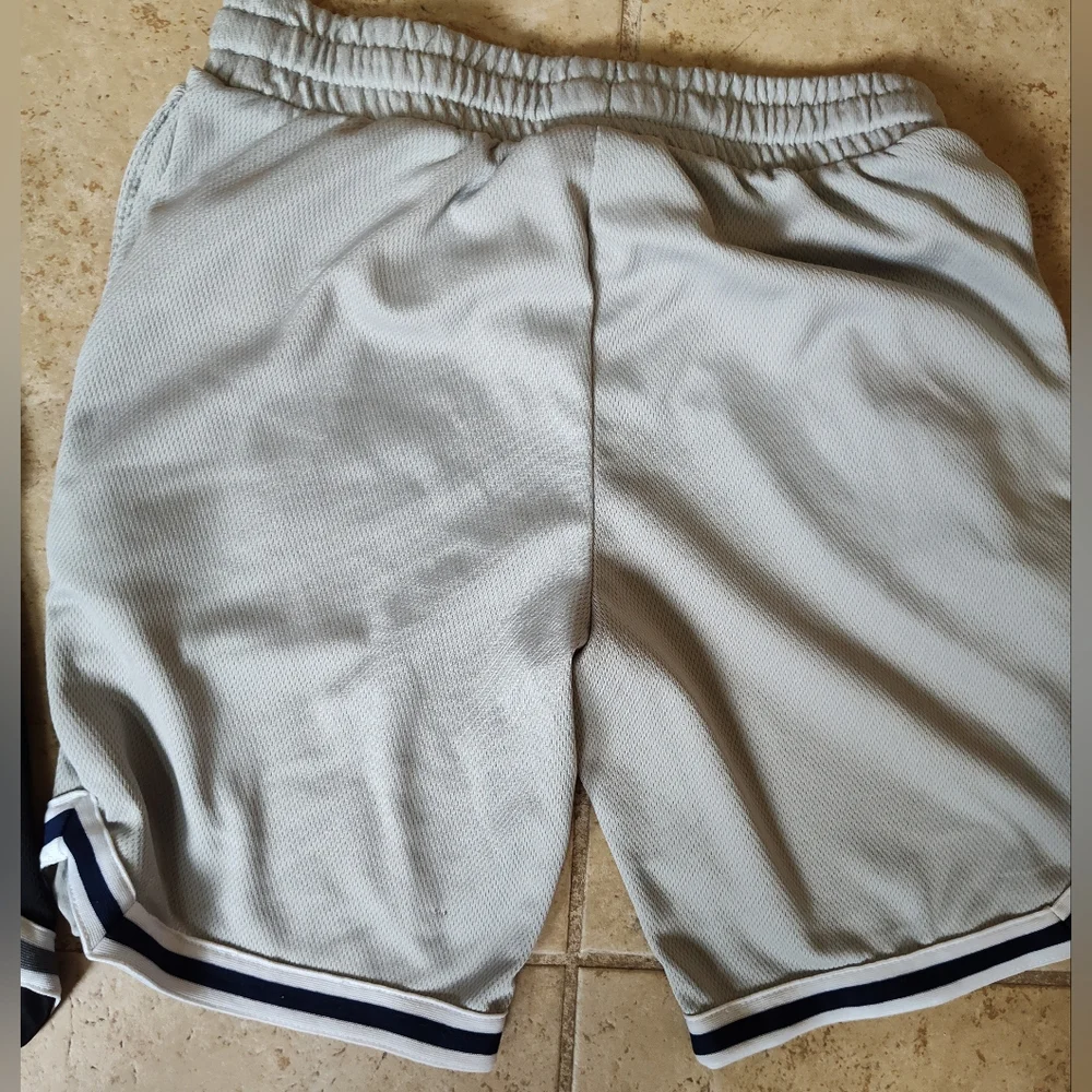 GAP Boys M Black and Gray Shorts Set